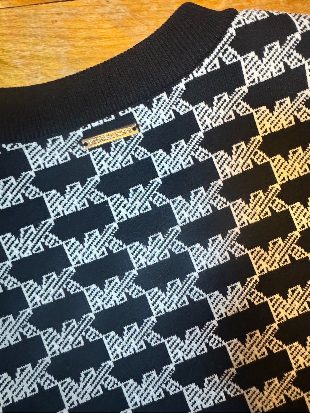 Michael Kors Black & White Logo-Pattern Knit Tee - Picture 4 of 4
